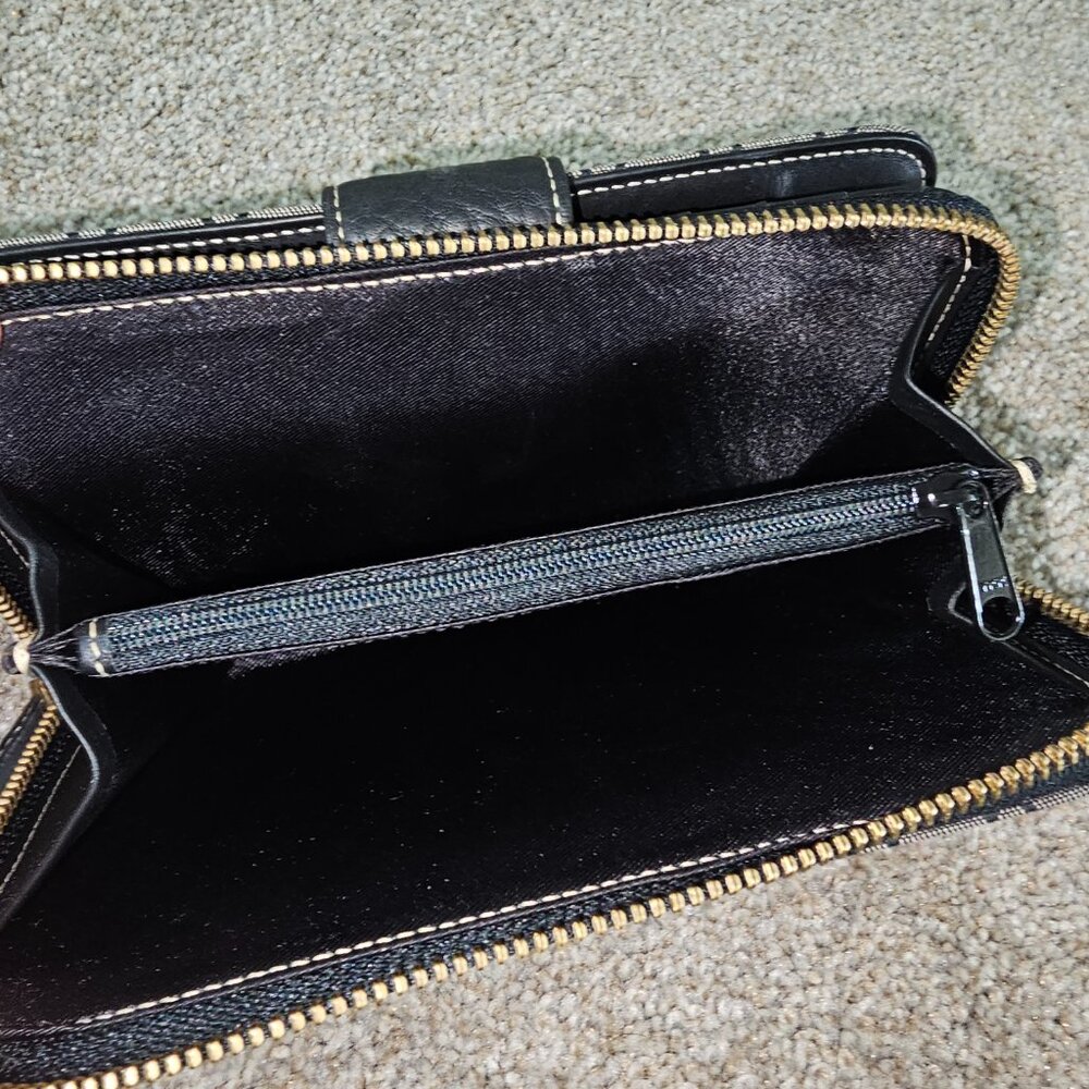 Dooney & Bourke Wallet - Picture 7 of 9